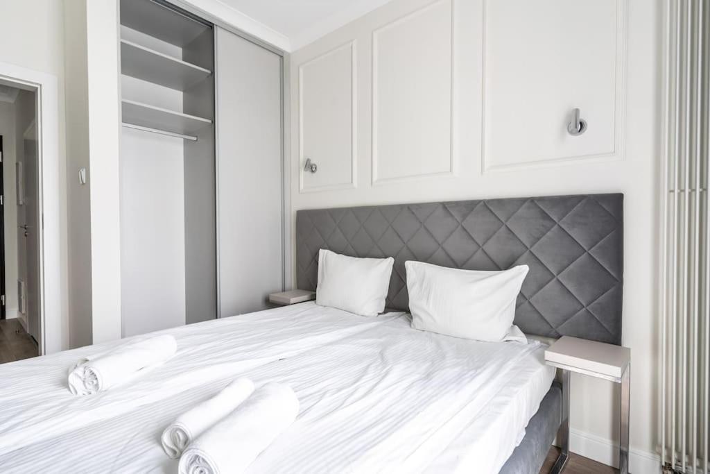 Chic & Luxury Apartment By Mennica Residence Warsaw Exterior photo